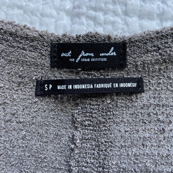 UO grey slouchy long sleeve - Picture 2 of 2